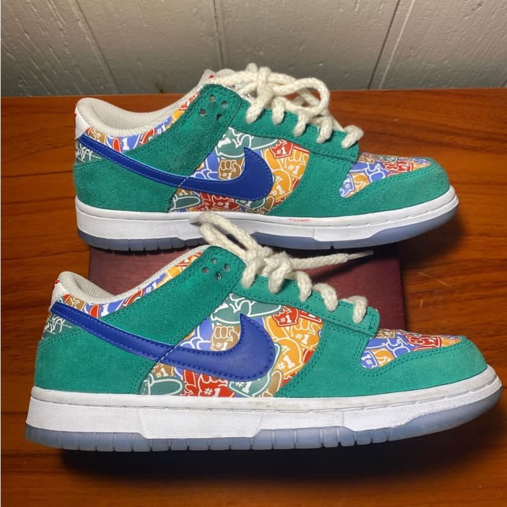 Foam Finger Dunks